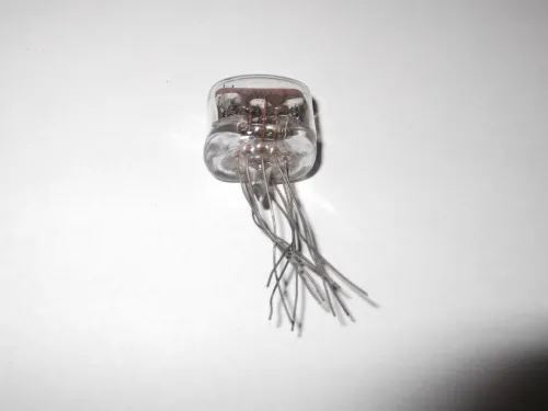 ИВ-20 люминесцентный вакуумный индикатор фото 2 ИВ-20 люминесцентный вакуумный индикатор фото 2